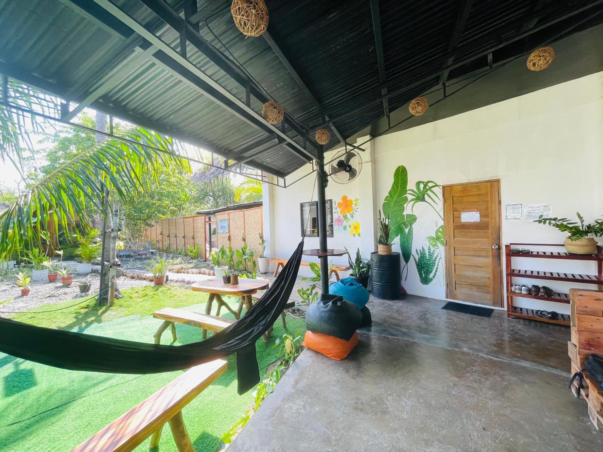 Maayong Hostel (Adults Only) Moalboal Kültér fotó
